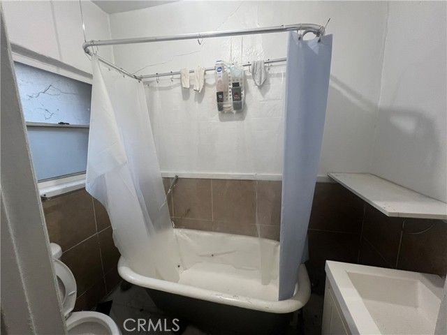 745 Stanford Avenue, Los Angeles, CA 90021