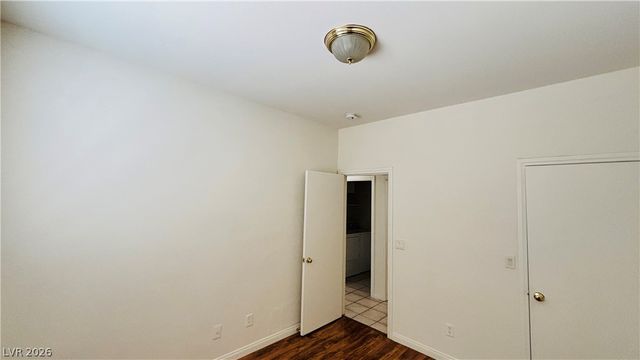 8121 Azure Falls Court, Las Vegas, NV 89117