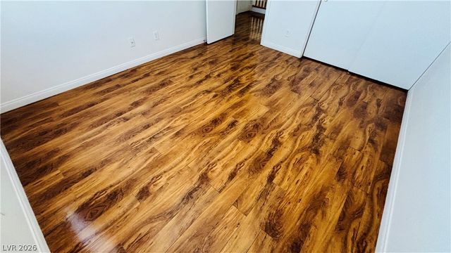 8121 Azure Falls Court, Las Vegas, NV 89117