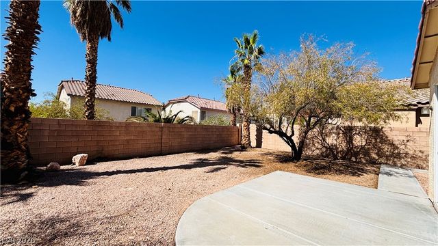 8121 Azure Falls Court, Las Vegas, NV 89117