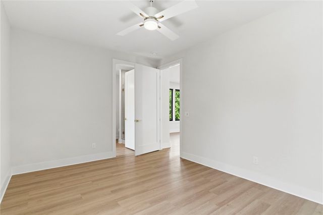 207 NE H Street, Bentonville, AR 72712