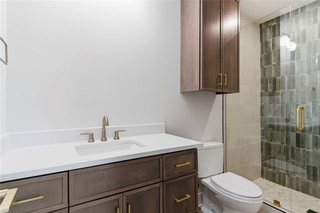 207 NE H Street, Bentonville, AR 72712