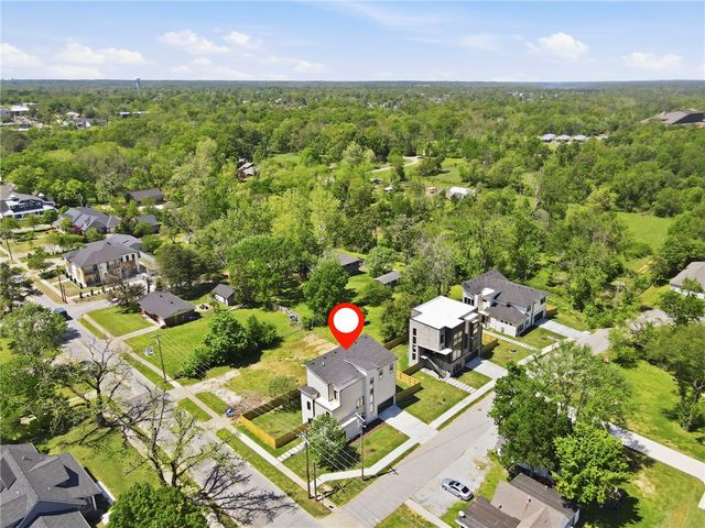 207 NE H Street, Bentonville, AR 72712