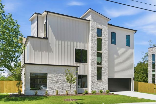 207 NE H Street, Bentonville, AR 72712