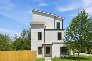 207 NE H Street, Bentonville, AR 72712