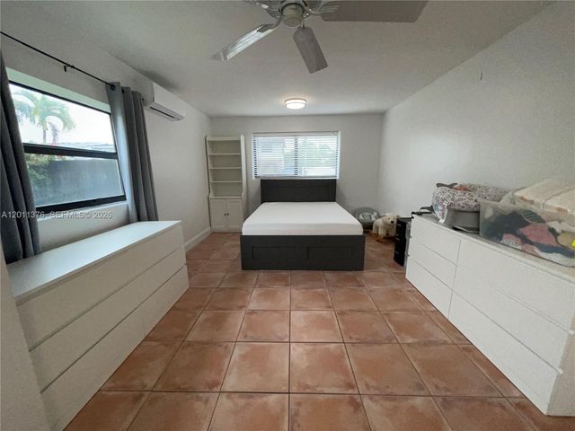 2342 SW 128th Ave 1, Miami, FL 33175