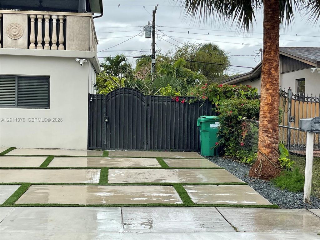 2342 SW 128th Ave 1, Miami, FL 33175