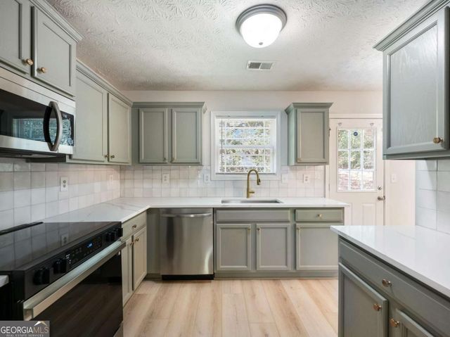 2010 Briar Creek Court NE, Conyers, GA 30012