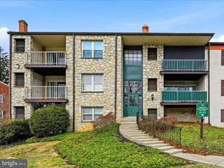 421 DRUMMERS LN #421, Wayne, PA 19087