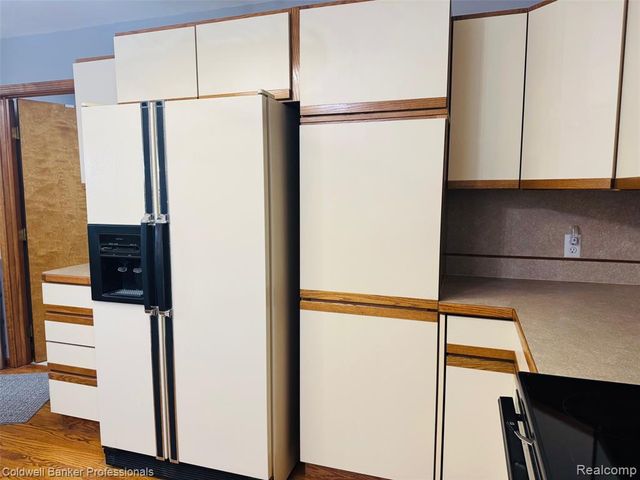 412 Rosette Street, Holly, MI 48442