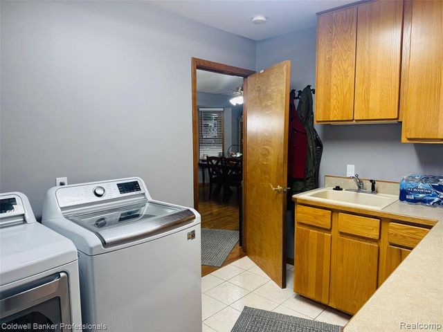 412 Rosette Street, Holly, MI 48442