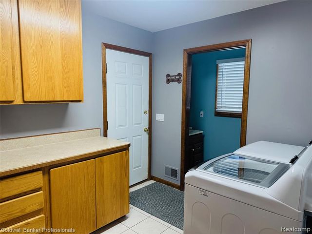 412 Rosette Street, Holly, MI 48442