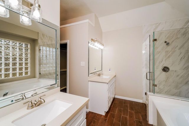 323 Diamond Bay Drive, Dickinson, TX 77539