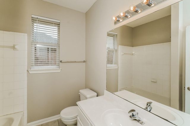 323 Diamond Bay Drive, Dickinson, TX 77539