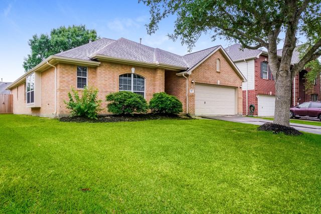 323 Diamond Bay Drive, Dickinson, TX 77539