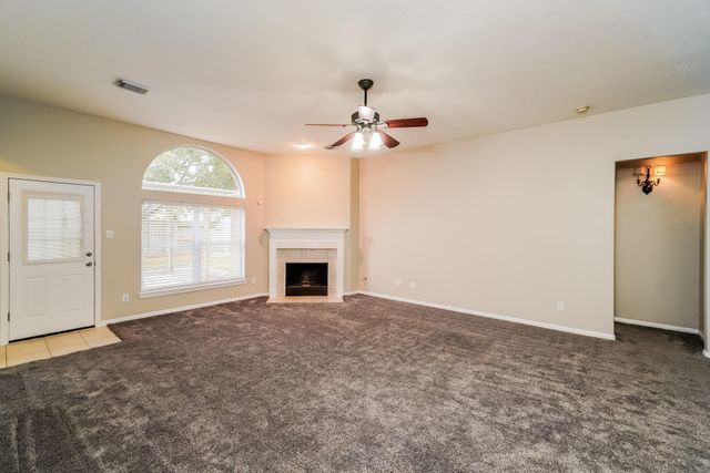 323 Diamond Bay Drive, Dickinson, TX 77539