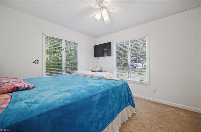 6 Foxcroft RD, Williamsburg, VA 23188
