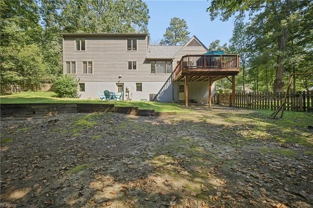 6 Foxcroft RD, Williamsburg, VA 23188