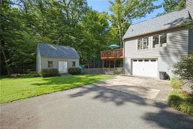 6 Foxcroft RD, Williamsburg, VA 23188