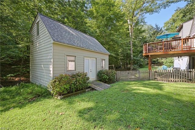 6 Foxcroft RD, Williamsburg, VA 23188