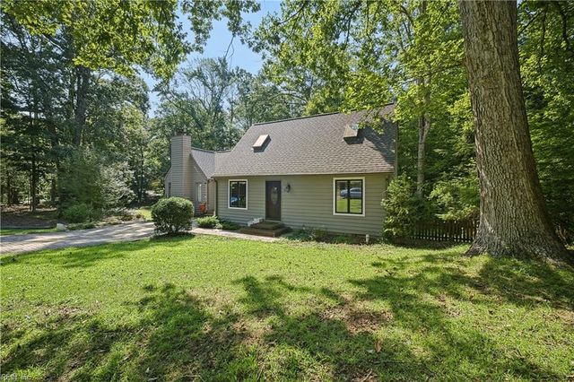 6 Foxcroft RD, Williamsburg, VA 23188