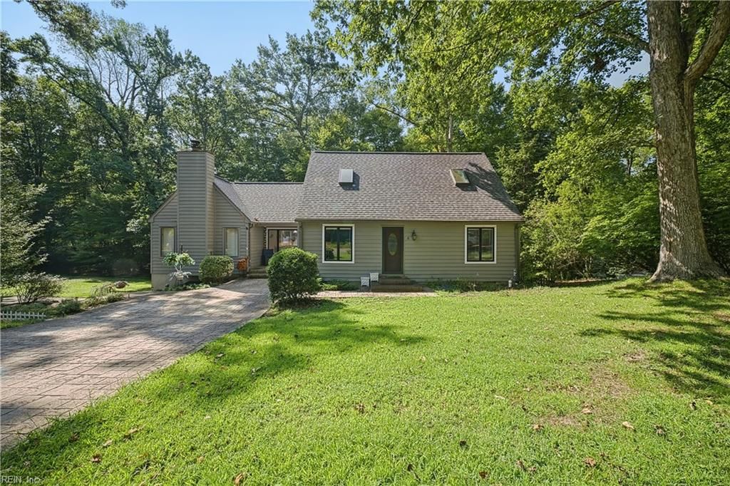 6 Foxcroft RD, Williamsburg, VA 23188