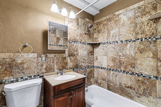 3237 15th Avenue S 15, Minneapolis, MN 55407