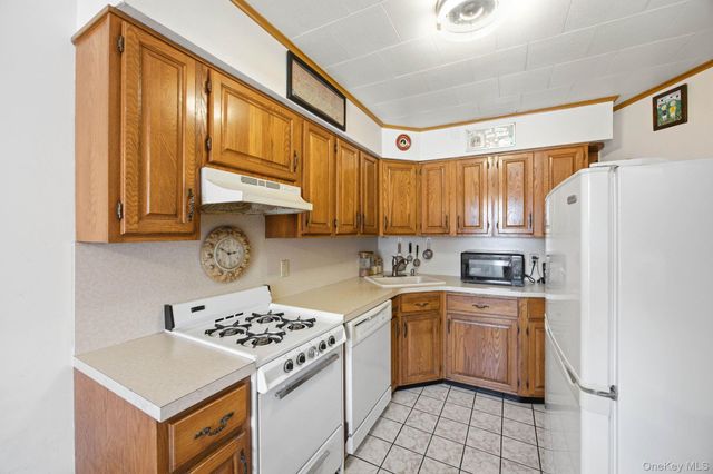 66-15 Gray Street, Middle Village, NY 11379