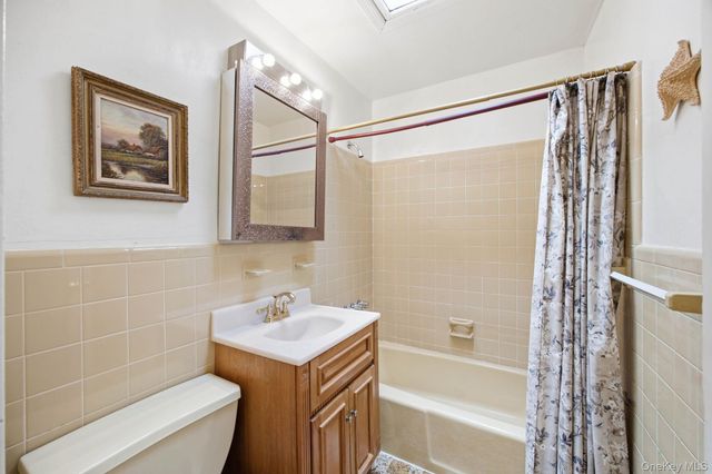 66-15 Gray Street, Middle Village, NY 11379