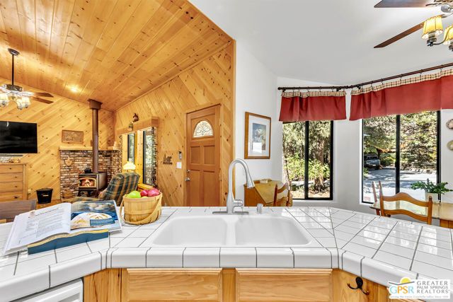 52199 Acorn Lane, Idyllwild, CA 92549