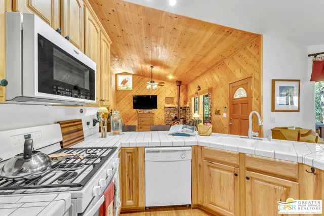 52199 Acorn Lane, Idyllwild, CA 92549