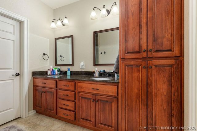 29524 S 585 Court, Grove, OK 74344