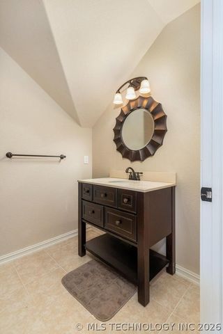 29524 S 585 Court, Grove, OK 74344