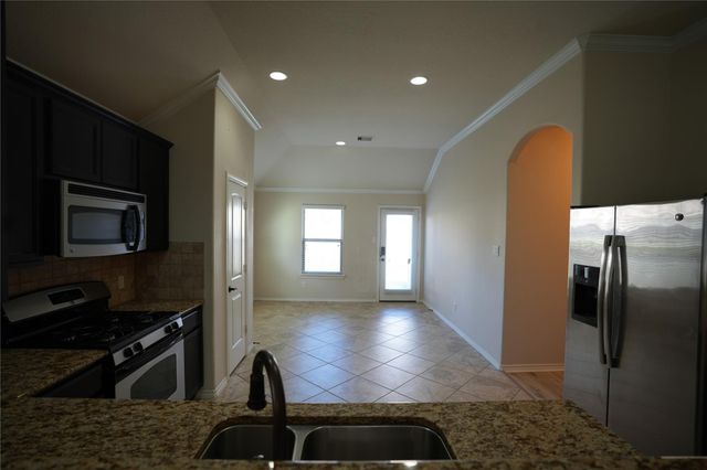 1710 Thornhampton Ct, Houston, TX 77014