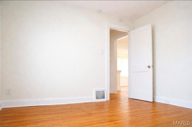 3207 Elsworth pl Place, Bel Ridge, MO 63121