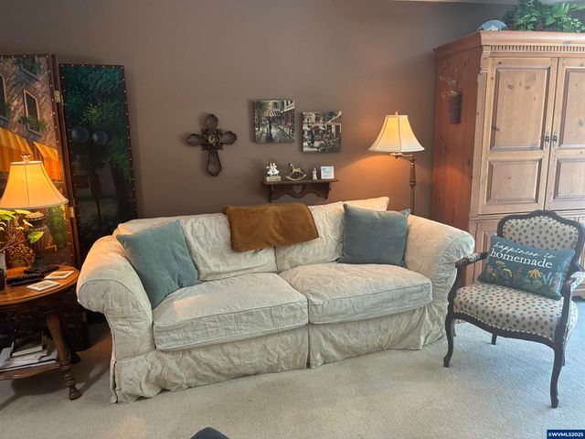 1045 Cardinal St NW, Salem, OR 97304