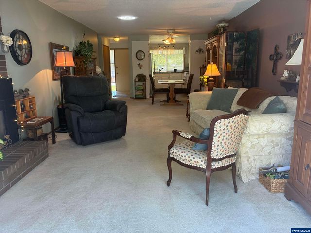 1045 Cardinal St NW, Salem, OR 97304