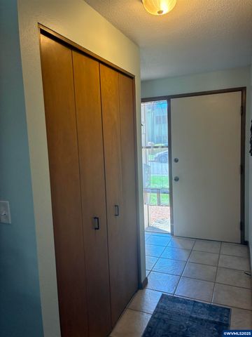 1045 Cardinal St NW, Salem, OR 97304