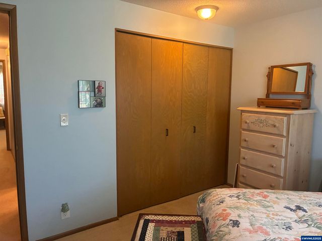 1045 Cardinal St NW, Salem, OR 97304