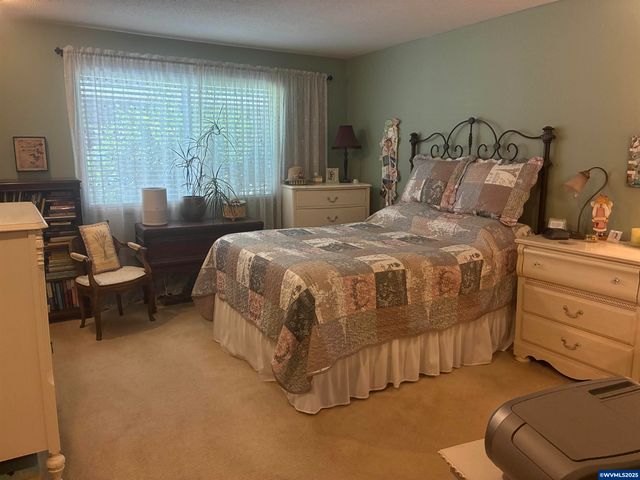 1045 Cardinal St NW, Salem, OR 97304
