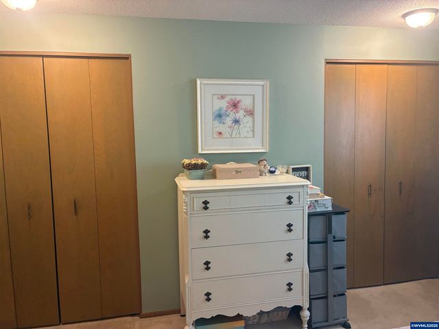 1045 Cardinal St NW, Salem, OR 97304