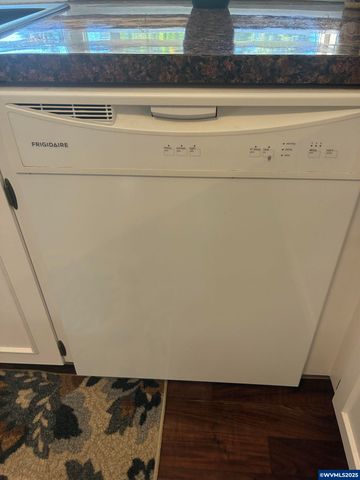 1045 Cardinal St NW, Salem, OR 97304