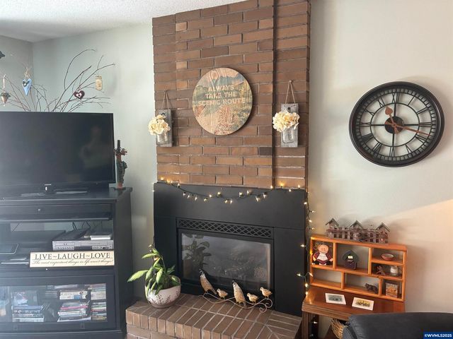 1045 Cardinal St NW, Salem, OR 97304