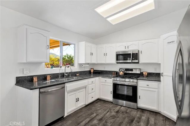 16535 Candlewood, Apple Valley, CA 92307