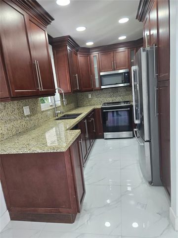 13520 SW 64th Lane 13522, Miami, FL 33183