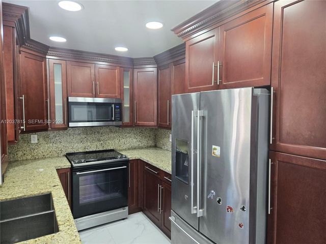 13520 SW 64th Lane 13522, Miami, FL 33183