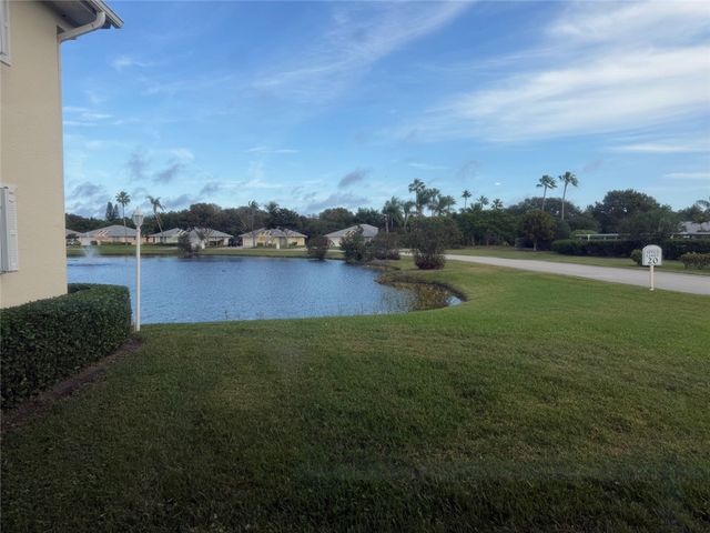 670 E Lake Jasmine Circle 106, Vero Beach, FL 32962