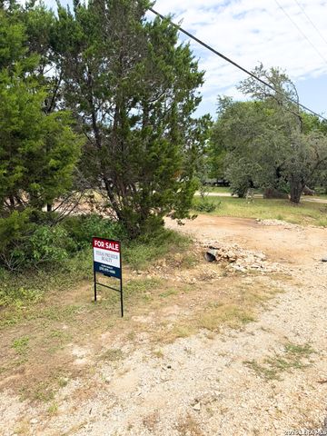 232 SIR WINSTON DR, Canyon Lake, TX 78133