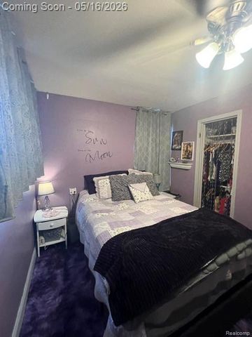 30 E Fairmount Avenue, Pontiac, MI 48340