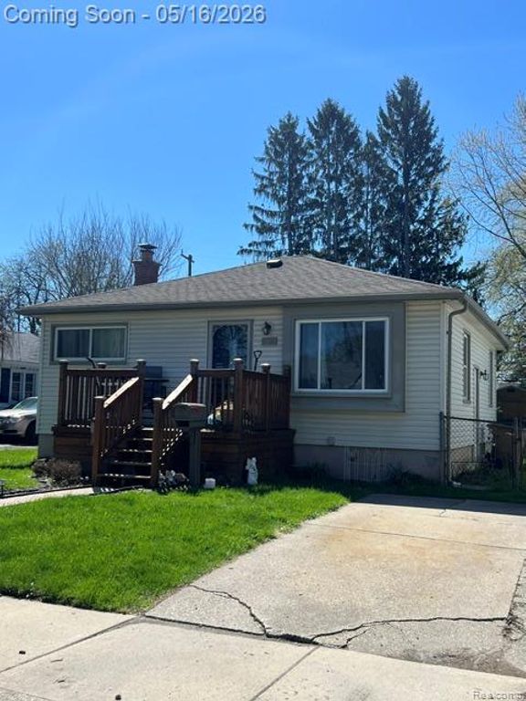 30 E Fairmount Avenue, Pontiac, MI 48340